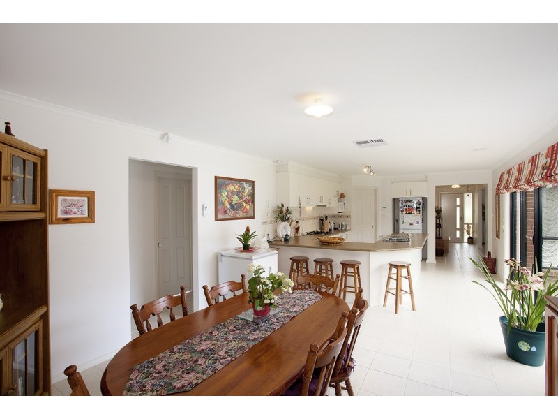 5 Pashia Grove, Pakenham VIC 3810