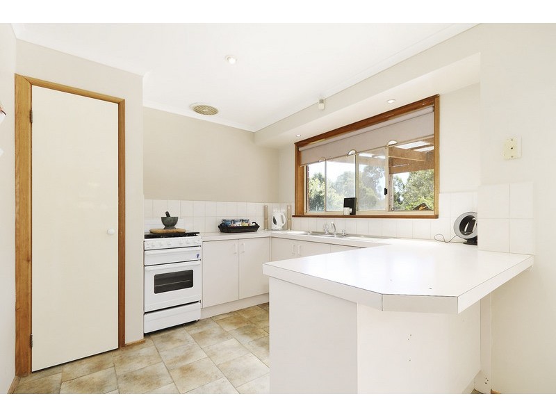 13 Gullquist Way, Pakenham VIC 3810