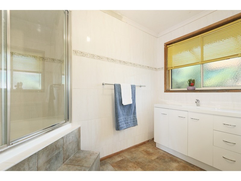 13 Gullquist Way, Pakenham VIC 3810