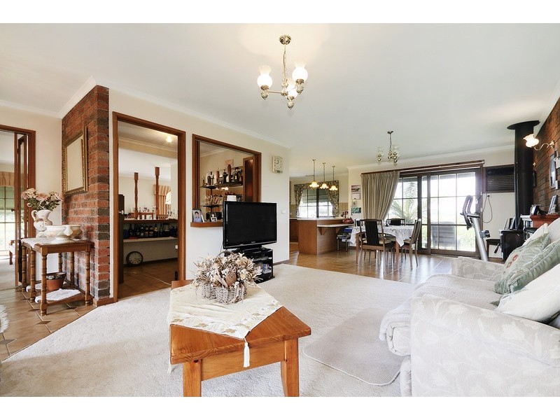 625 Bunyip-Modella Road, Iona VIC 3815