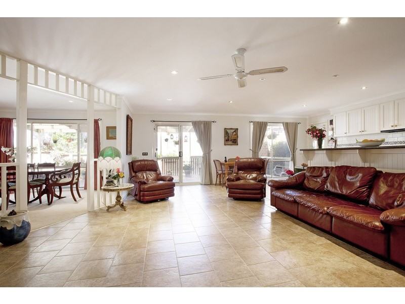 21 Jacqueline Place, Pakenham VIC 3810