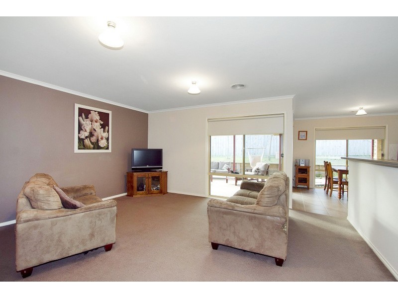 2 Kerry Place, Garfield VIC 3814