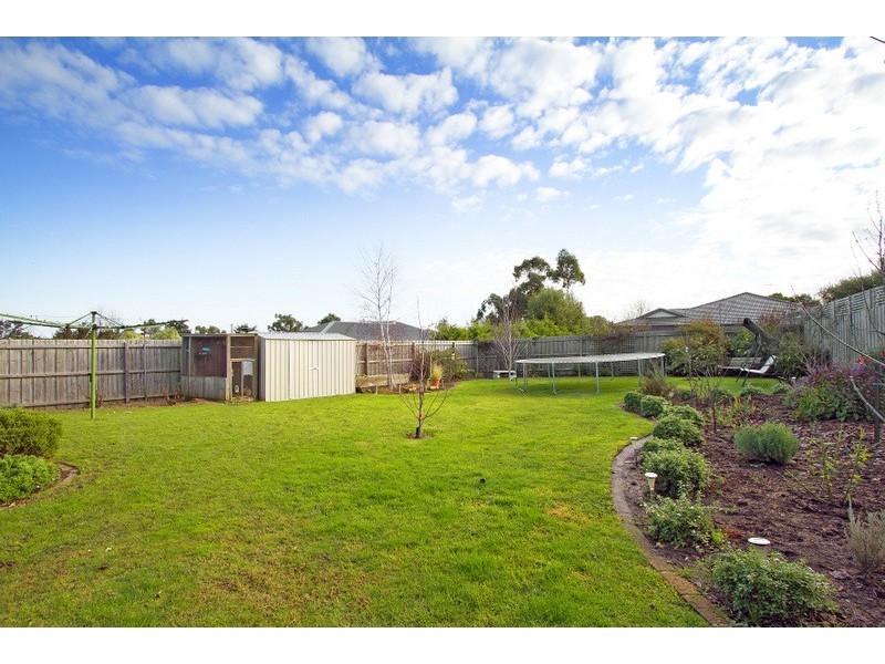 2 Kerry Place, Garfield VIC 3814