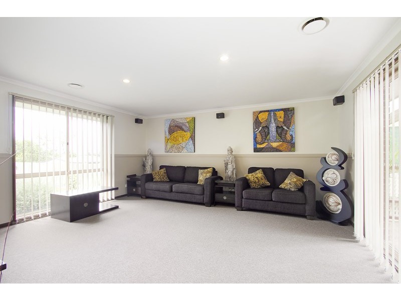 6 Rachael Court, Pakenham VIC 3810