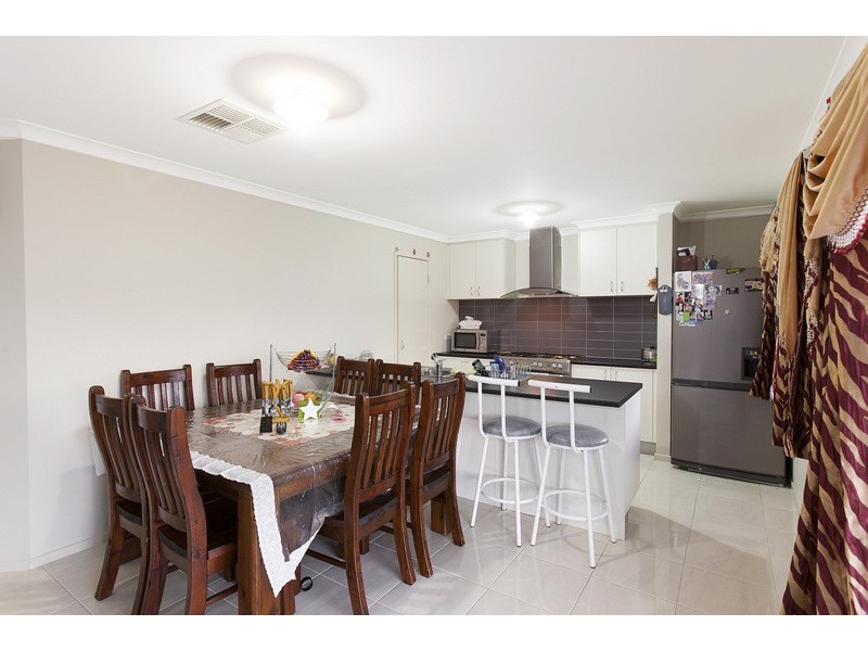 3 Azalea Avenue, Pakenham VIC 3810