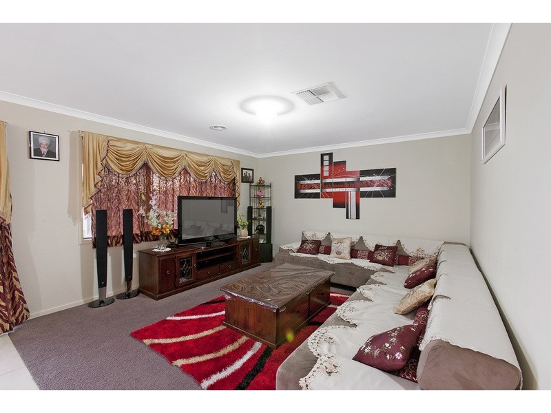 3 Azalea Avenue, Pakenham VIC 3810