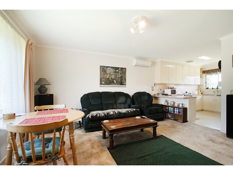 1/2 Charles Street, Pakenham VIC 3810