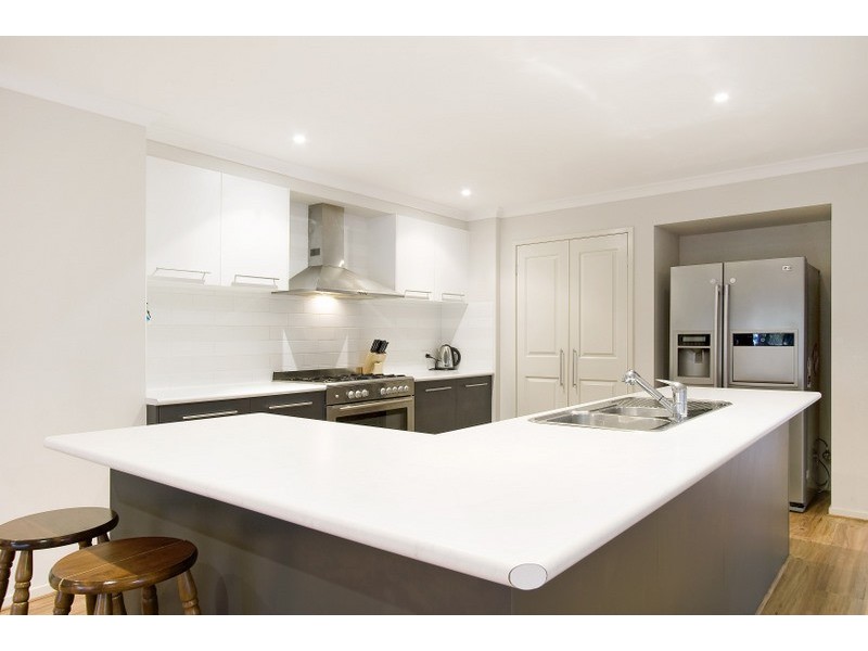 8 Streeton Court, Pakenham VIC 3810