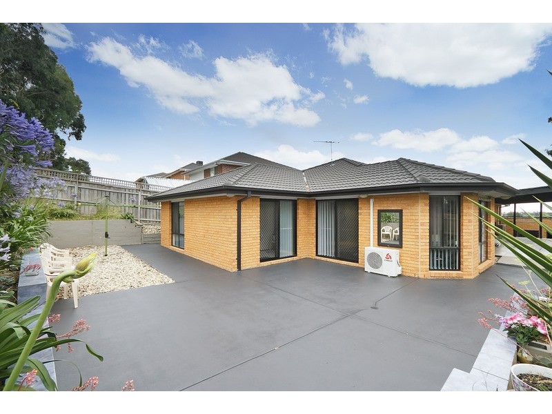 110 Reema Boulevard, Endeavour Hills VIC 3802