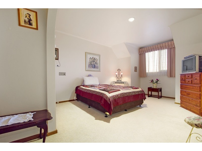 7 Plumpton Court, Endeavour Hills VIC 3802