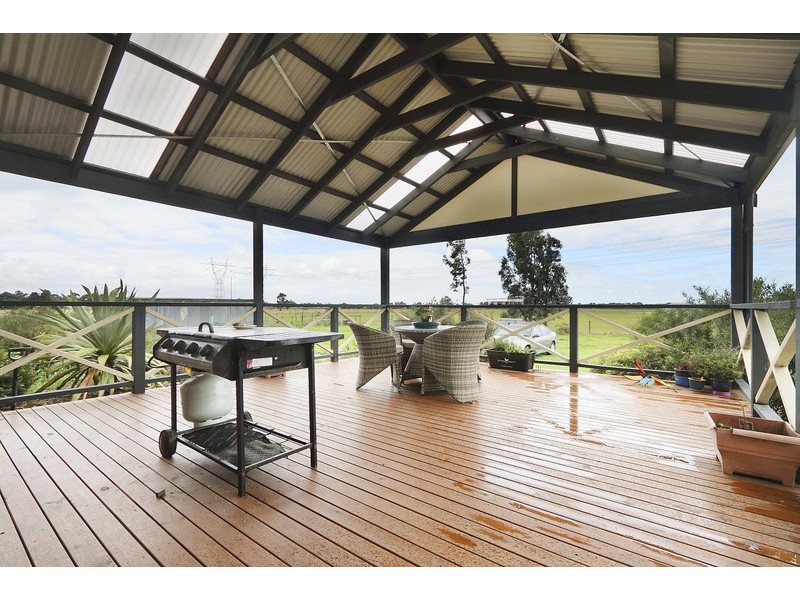 370 Lone Pine Road, Garfield VIC 3814