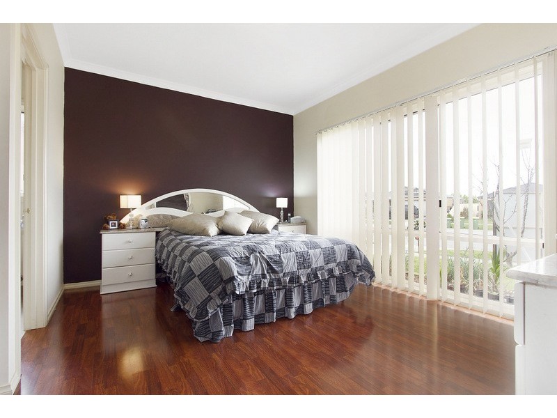 18 Bluehills Boulevard, Pakenham VIC 3810