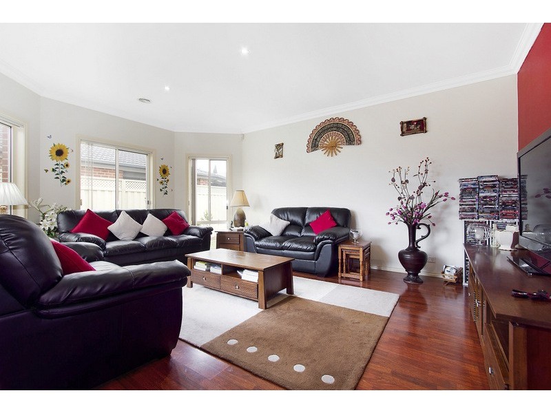 18 Bluehills Boulevard, Pakenham VIC 3810