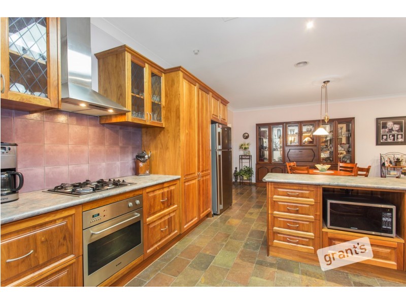 2 Stirrup Court, Pakenham VIC 3810