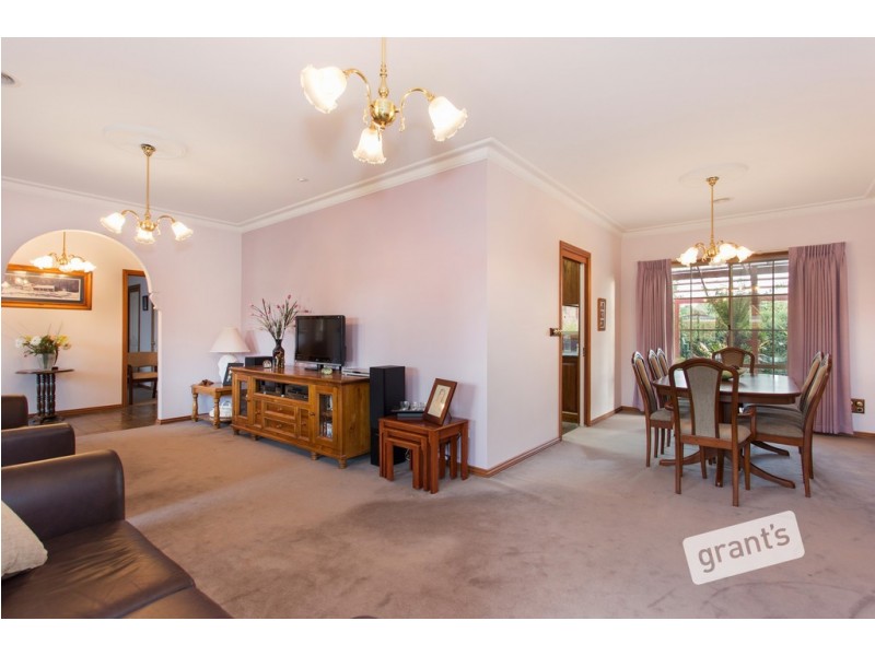 2 Stirrup Court, Pakenham VIC 3810