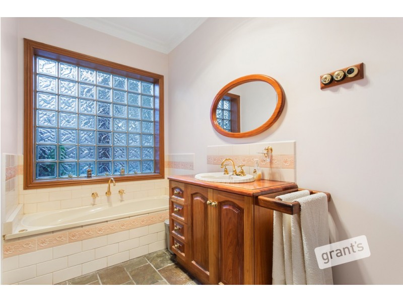 2 Stirrup Court, Pakenham VIC 3810