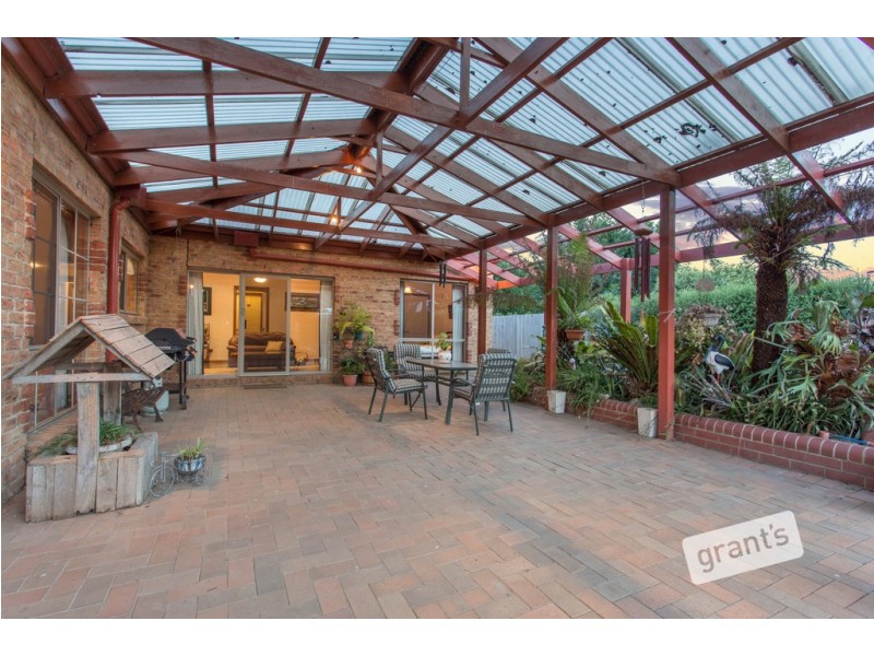 2 Stirrup Court, Pakenham VIC 3810