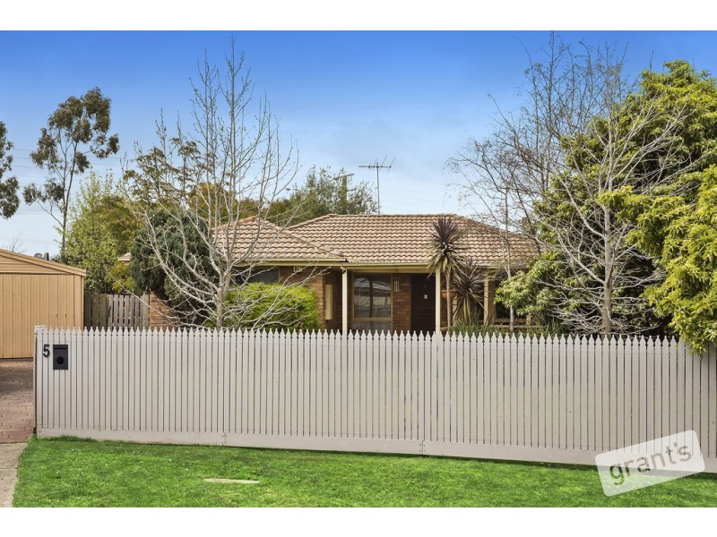 5 Gibb Court, Pakenham VIC 3810