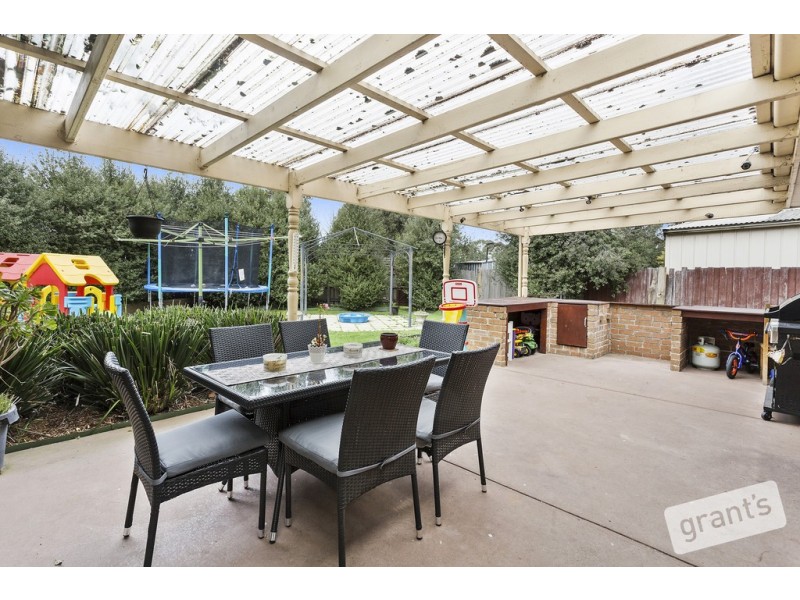 5 Gibb Court, Pakenham VIC 3810