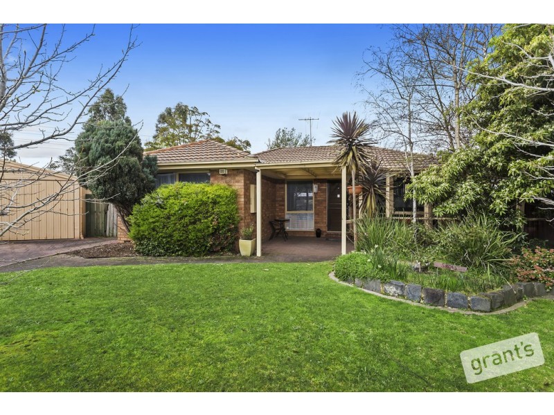 5 Gibb Court, Pakenham VIC 3810