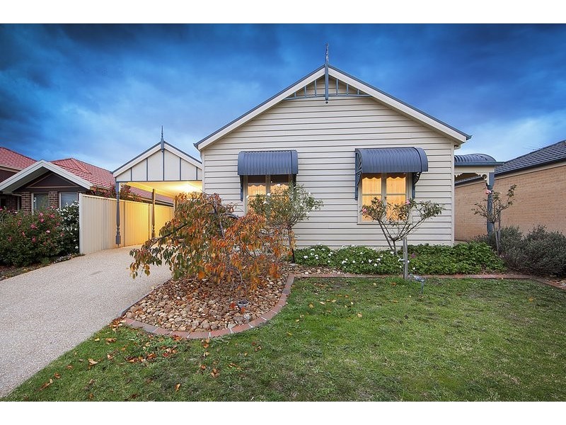 5 Avoca Place, Pakenham VIC 3810