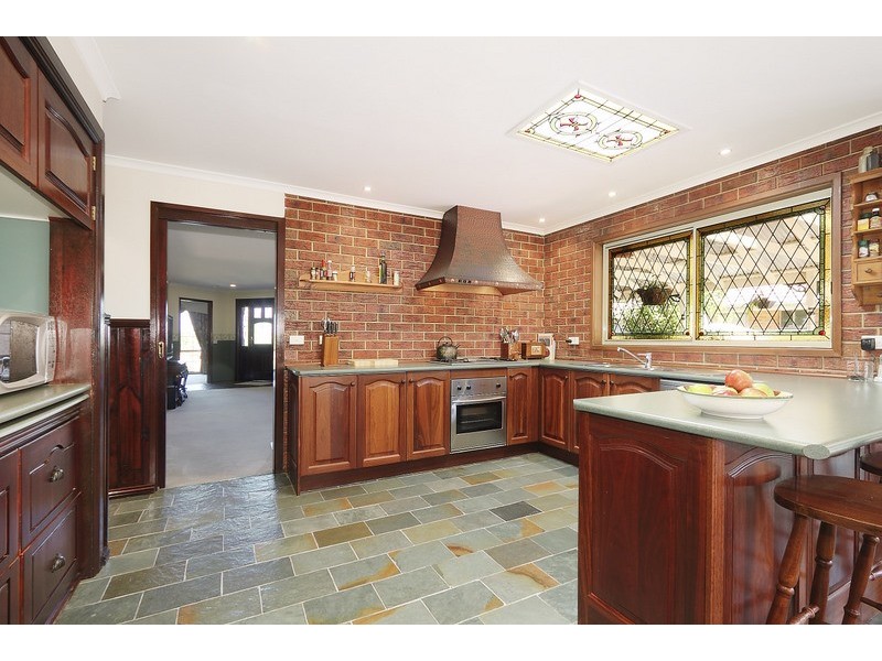 44 Thomas Place, Pakenham VIC 3810