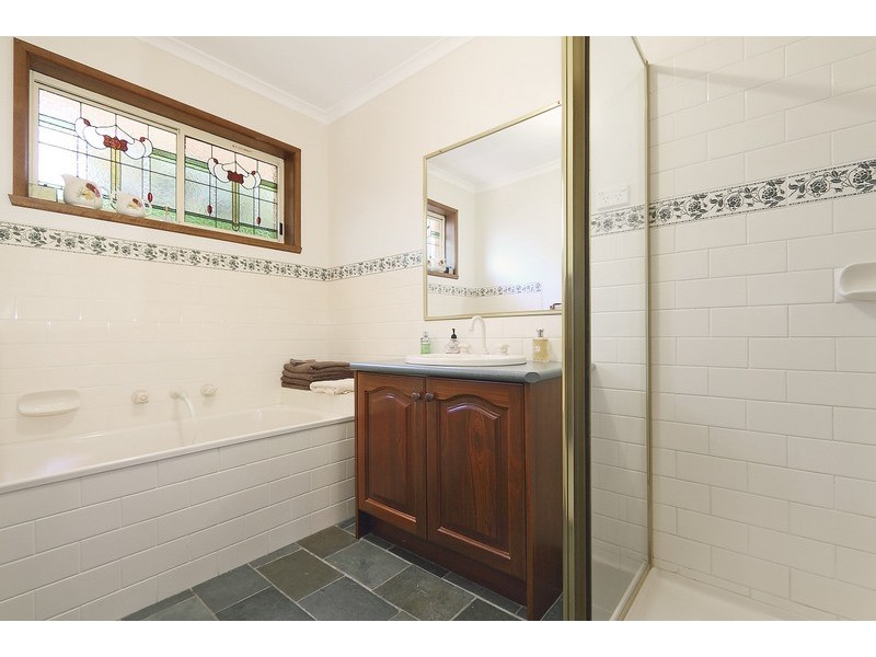 44 Thomas Place, Pakenham VIC 3810