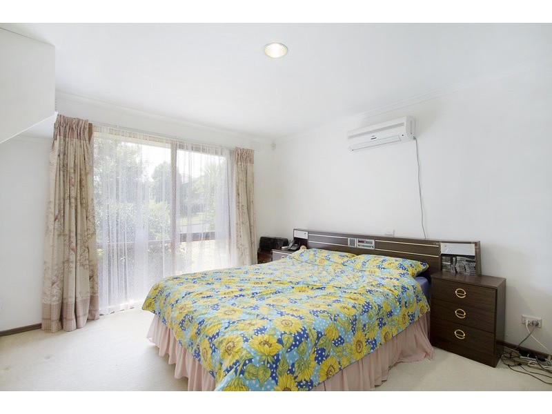 15 Throsby Close, Endeavour Hills VIC 3802