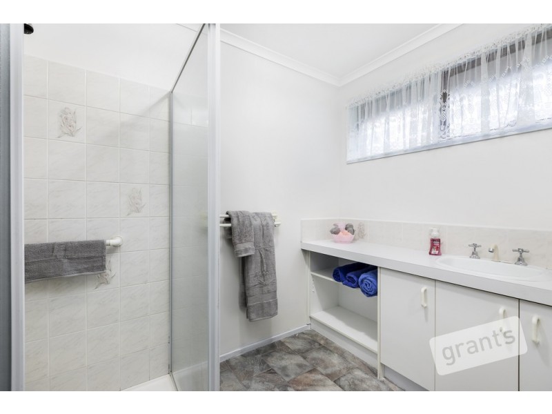 10 Cantle Close, Pakenham VIC 3810