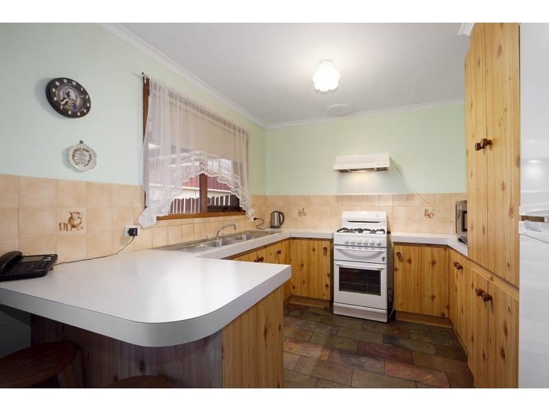 64 Racecourse Road, Pakenham VIC 3810