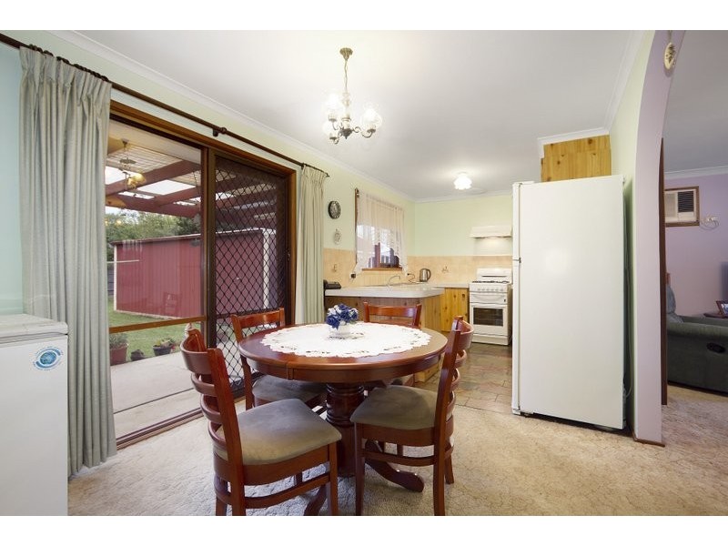 64 Racecourse Road, Pakenham VIC 3810