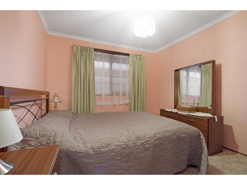 64 Racecourse Road, Pakenham VIC 3810