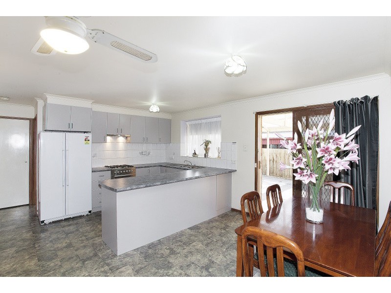 23 Montclaire Court, Pakenham VIC 3810