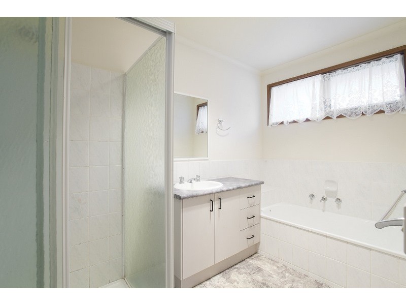 23 Montclaire Court, Pakenham VIC 3810