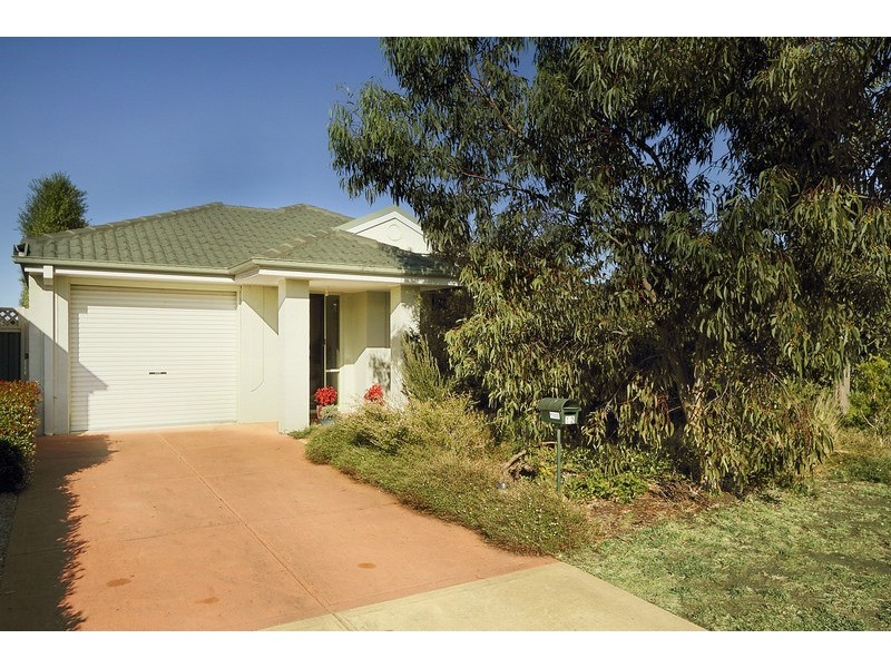 12 Cider Link, Pakenham VIC 3810