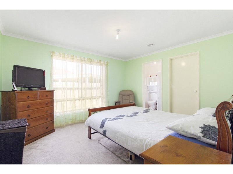 23 Osborn Grove, Pakenham VIC 3810