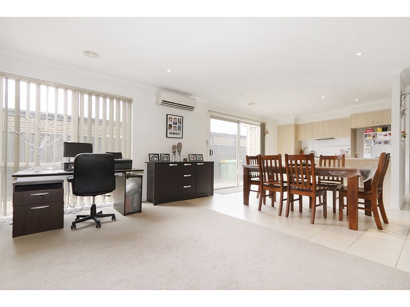 5 Tangelo Terrace, Pakenham VIC 3810