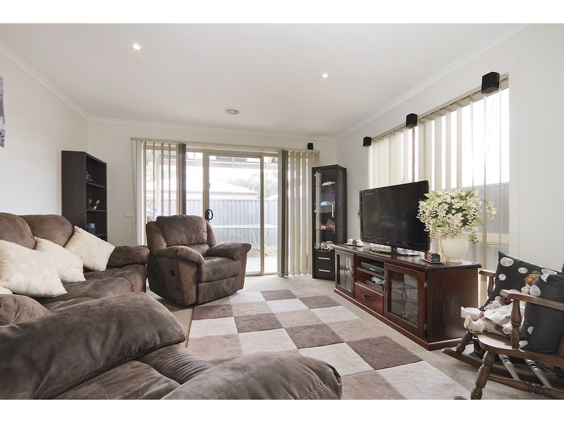 5 Tangelo Terrace, Pakenham VIC 3810