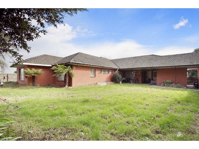 7 Osborn Grove, Pakenham VIC 3810