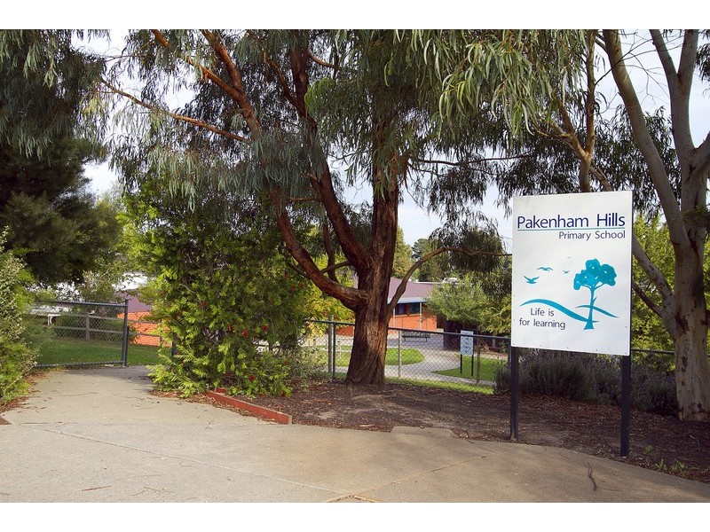 7 Osborn Grove, Pakenham VIC 3810
