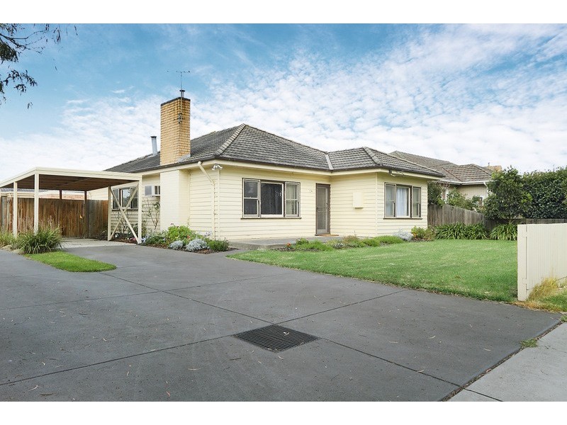 1/26  Henty Street, Pakenham VIC 3810