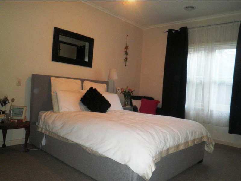 1/26  Henty Street, Pakenham VIC 3810
