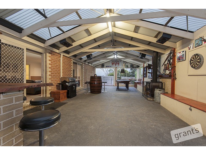 15 Manna Gum Drive, Pakenham VIC 3810