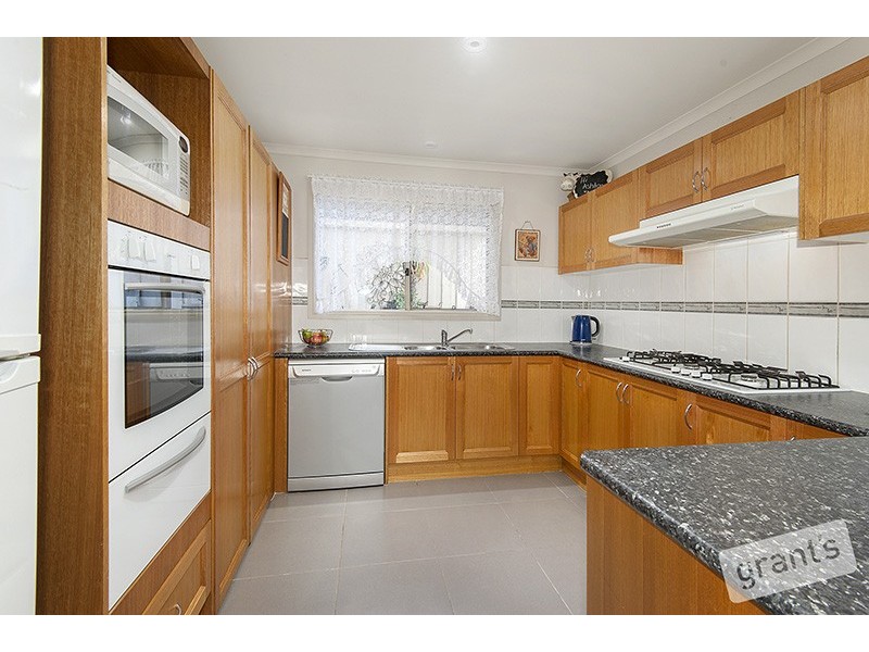 15 Manna Gum Drive, Pakenham VIC 3810