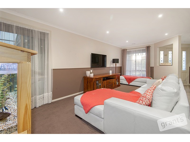 15 Manna Gum Drive, Pakenham VIC 3810