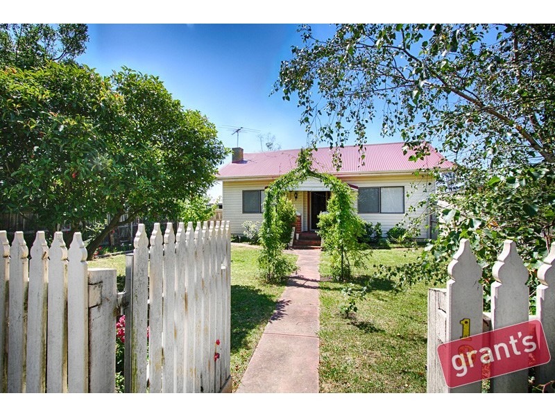 19 Station Street, Nar Nar Goon VIC 3812