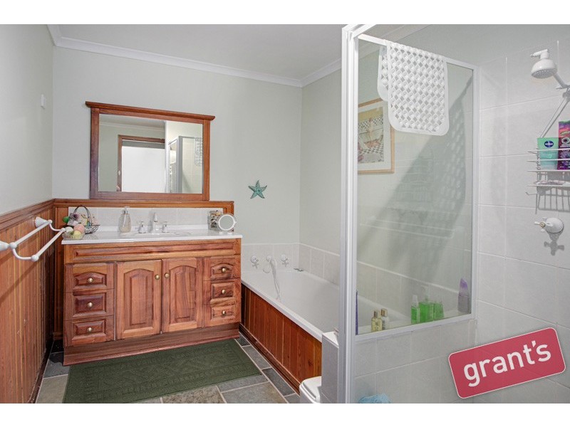 19 Station Street, Nar Nar Goon VIC 3812