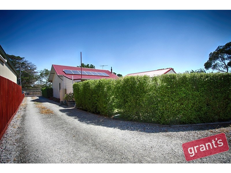 19 Station Street, Nar Nar Goon VIC 3812