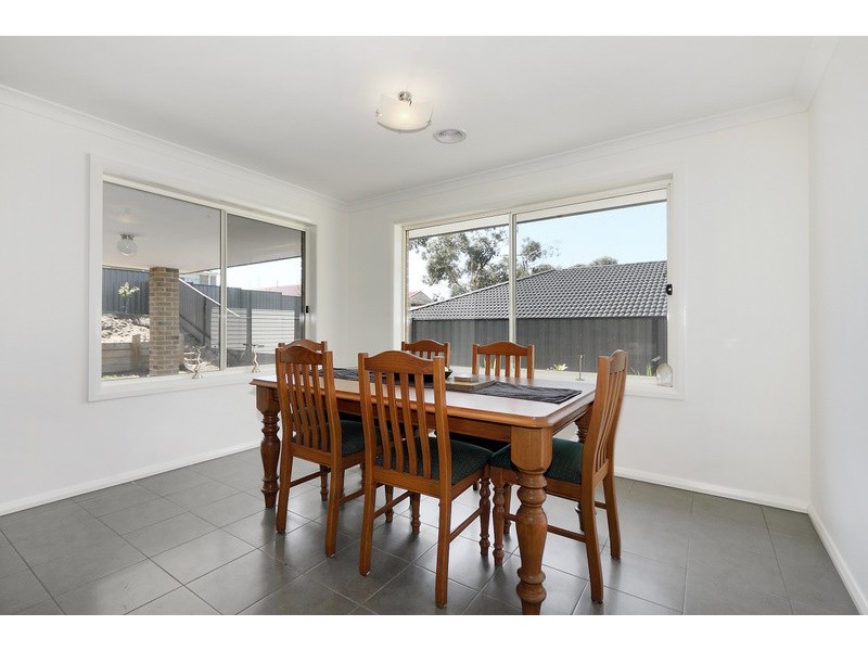 30 Victoria Place, Pakenham VIC 3810