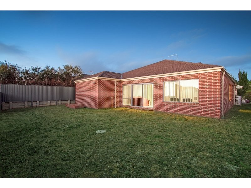 8 Botanic Drive, Pakenham VIC 3810